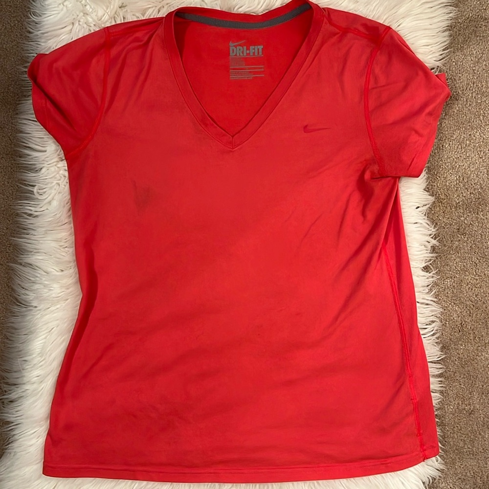 Nike dri-fit women’s top